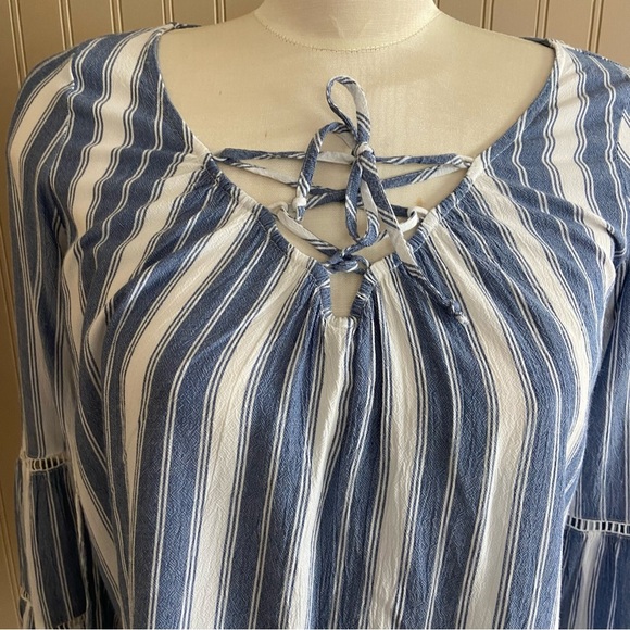 HOLLISTER Blue and White Striped Bell Sleeve Long Sleeve Top Women’s Medium - Picture 4 of 7